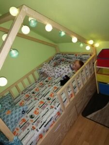 Kinderbetten im skandinavischen Stil