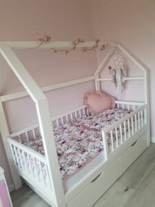 Kinderbetten im skandinavischen Stil