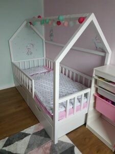 Kinderbetten im skandinavischen Stil