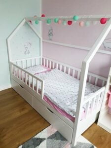 Kinderbetten im skandinavischen Stil
