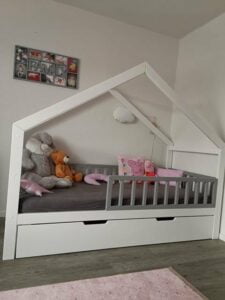 Kinderbetten im skandinavischen Stil