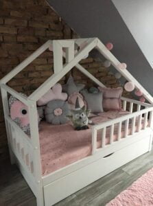 Kinderbetten im skandinavischen Stil