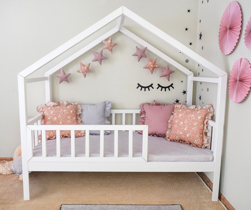 Przewodnik po wyborze idealnego łóżeczka dziecięcego